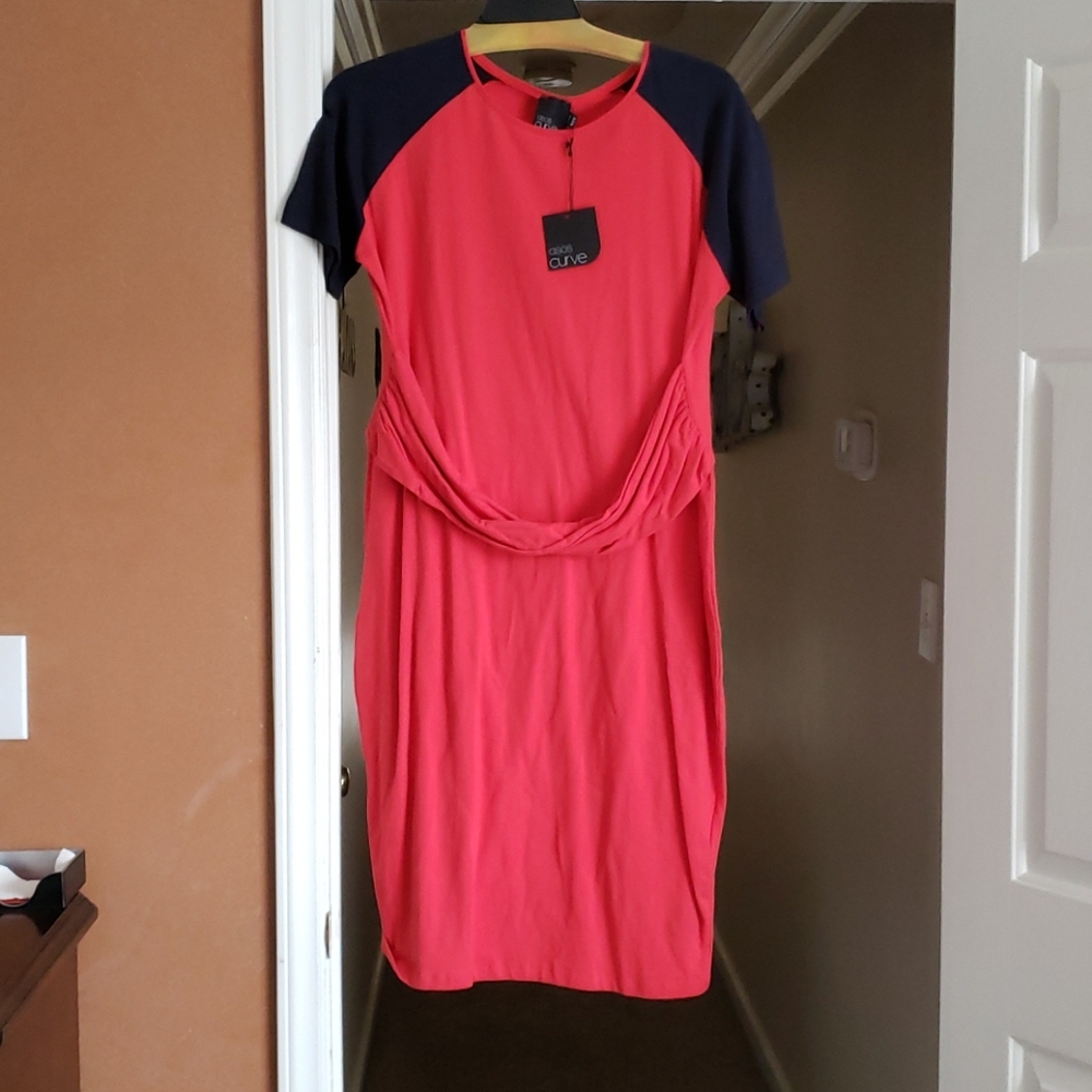 Dress - Picture 3 of 5
